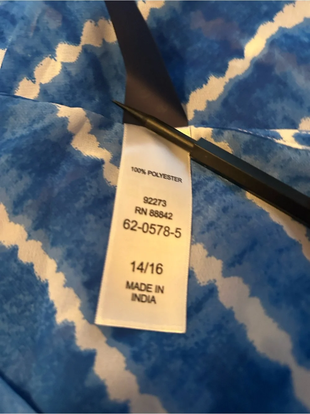 Swimsuits For All Blue and White Tie-Dye V-Neck cover up caftan size 14/16